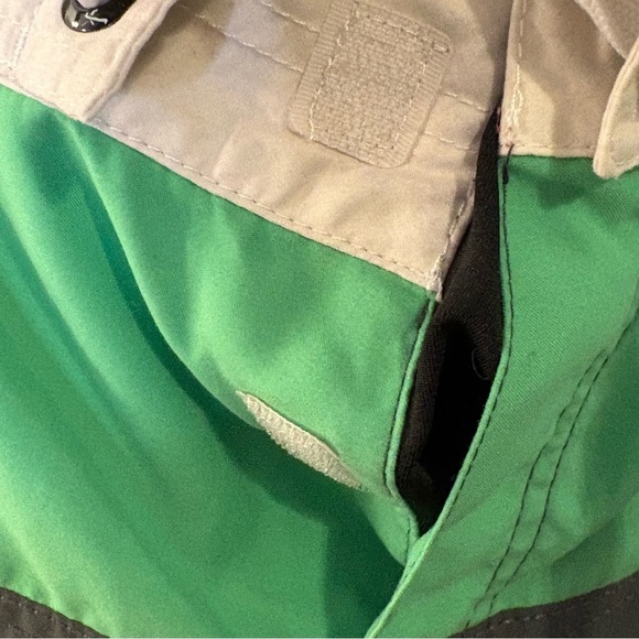 Vintage Y2K Lost Green and Black Board Shorts with Quick-Dry Fabric Size 30 - Picture 6 of 9